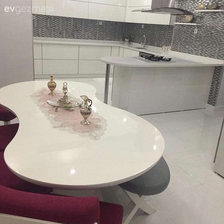 Hareketli detaylarla modern ve şık. Tuğba hanımın mutfağı.