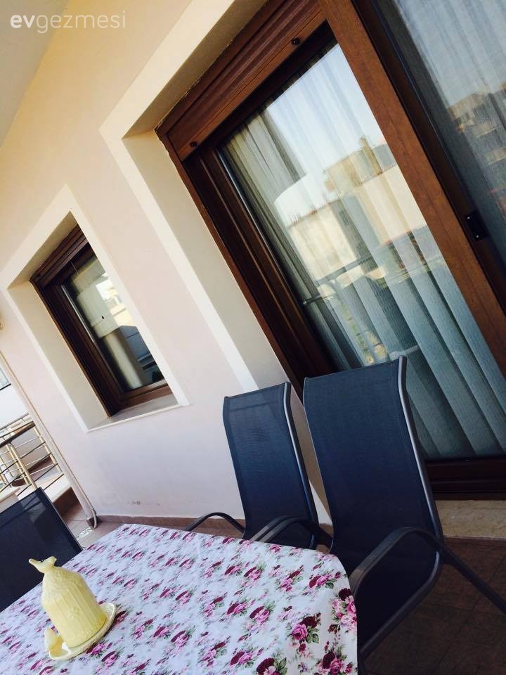 Her köşesinde ahşabın sıcaklığının olduğu modern ve konforlu bir ev.. 