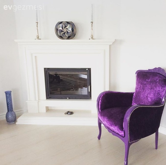 Farklı stil ve renklerin bir araya geldiği özenli ve zarif bir ev..