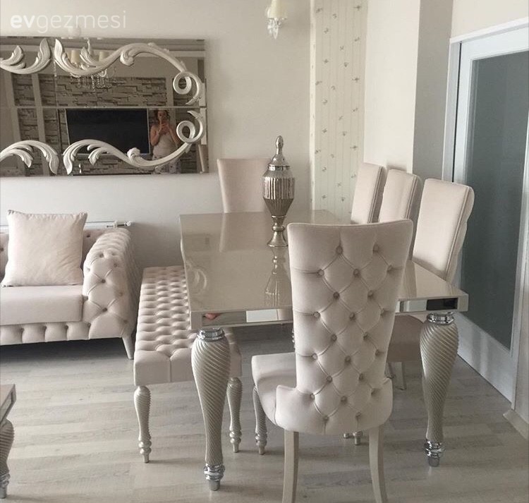 Elif hanımın modern ve klasiğin harmanı, şık ve keyifli evi.