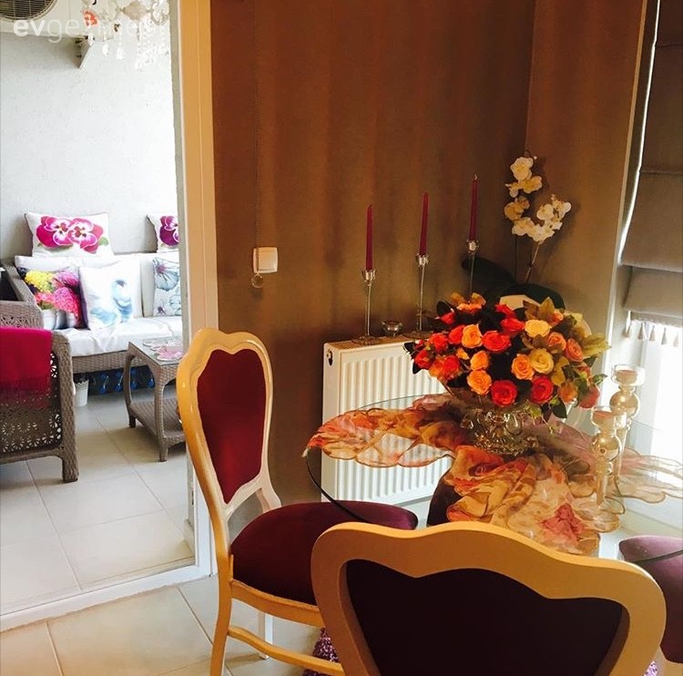 Bordo, Mutfak masası