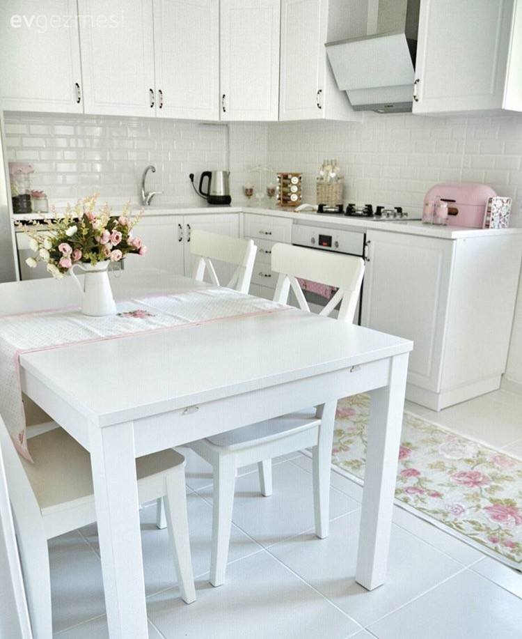 Beyaz mutfak, Halı, Mutfak, Mutfak masası, Mutfak tadilat