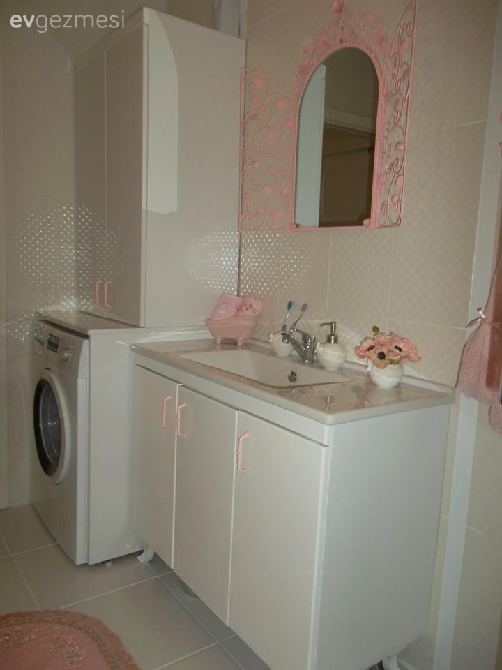 Aylin hanımın pembe nüanslarıyla zenginleşen zarif ve sıcak evi..