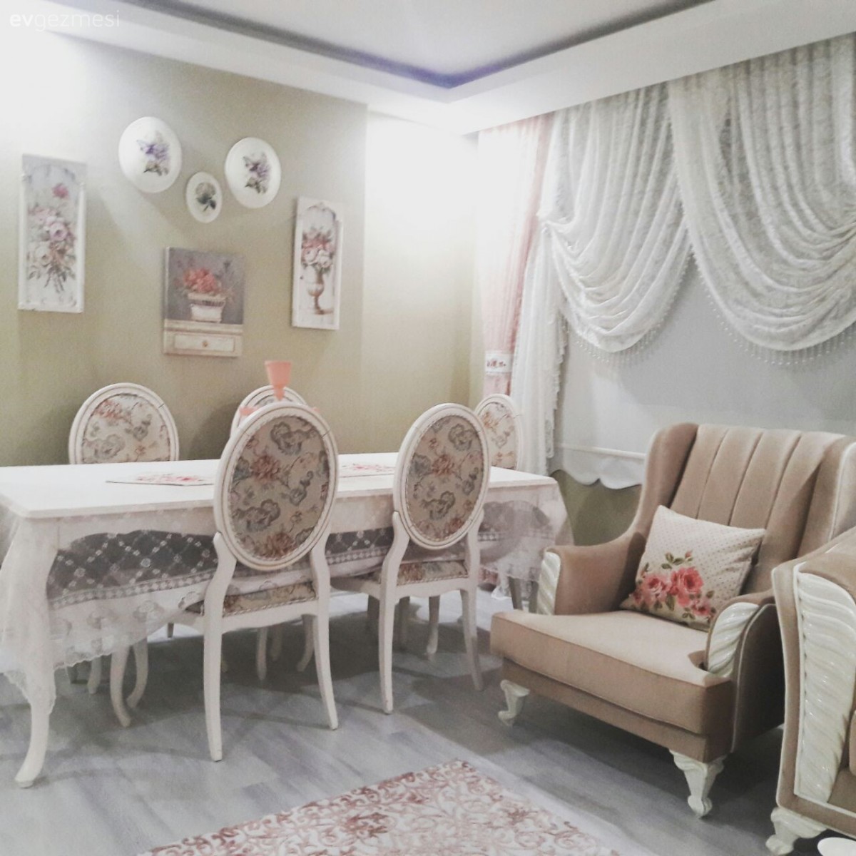 Berjer, Duvar dekorasyonu, Duvar kağıdı, Halı, Krem, Yemek Odası