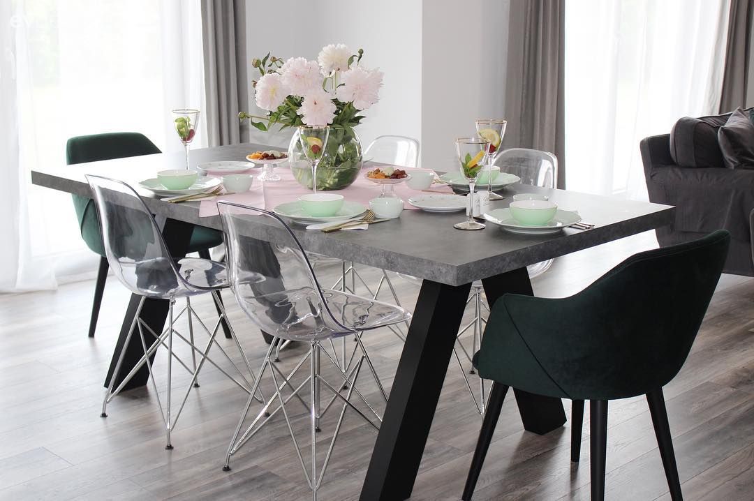 Yeşilin Sofistike Tonlarıyla Derinlik Kazanan Modern Bir Ev