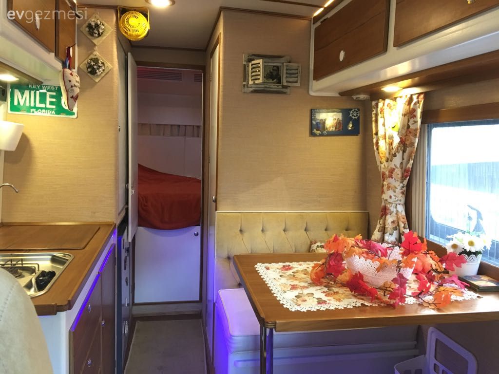 Bu karavan, tekerlekler üzerinde minik bir ev.