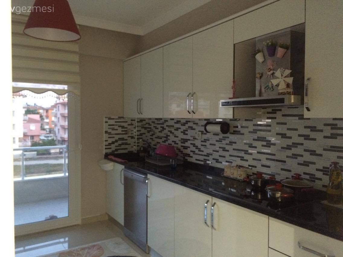 Nihal hanım sade ve sıcak evi konusunda yorumları bekliyor..