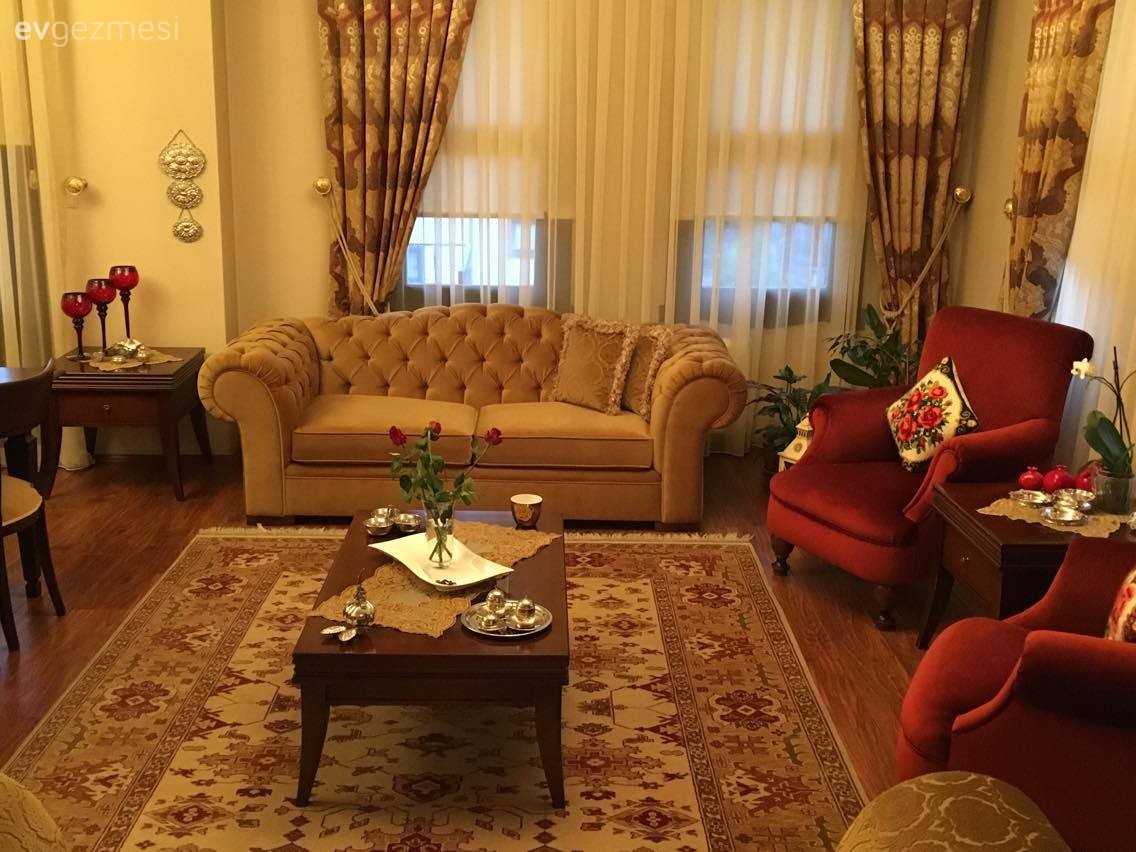 Berjer, Halı, Kırmızı, Krem, Orta sehpa, Perde, Salon