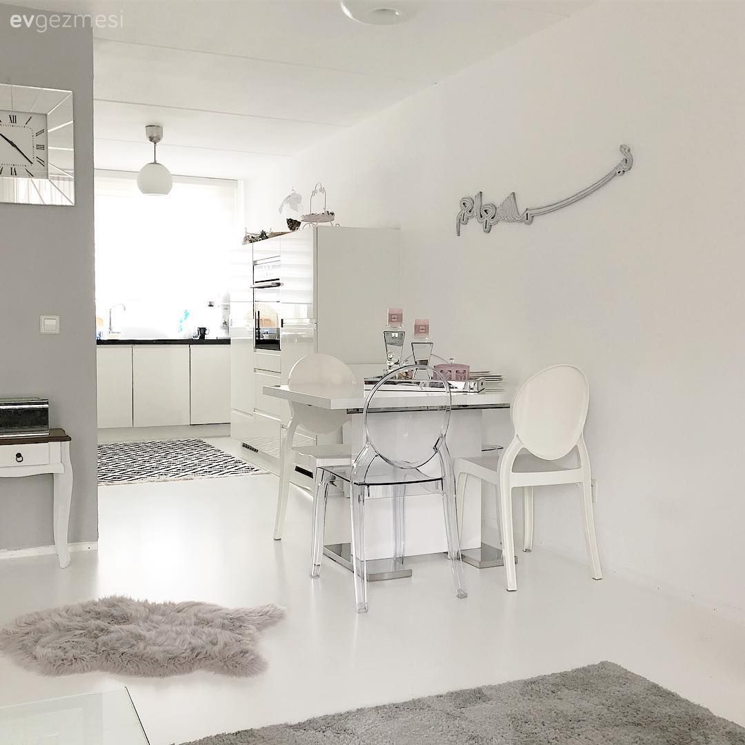 Modern stile klasik dokunuşlar.. Mor ve gri uyumunun hakimiyetinde bir dekor..