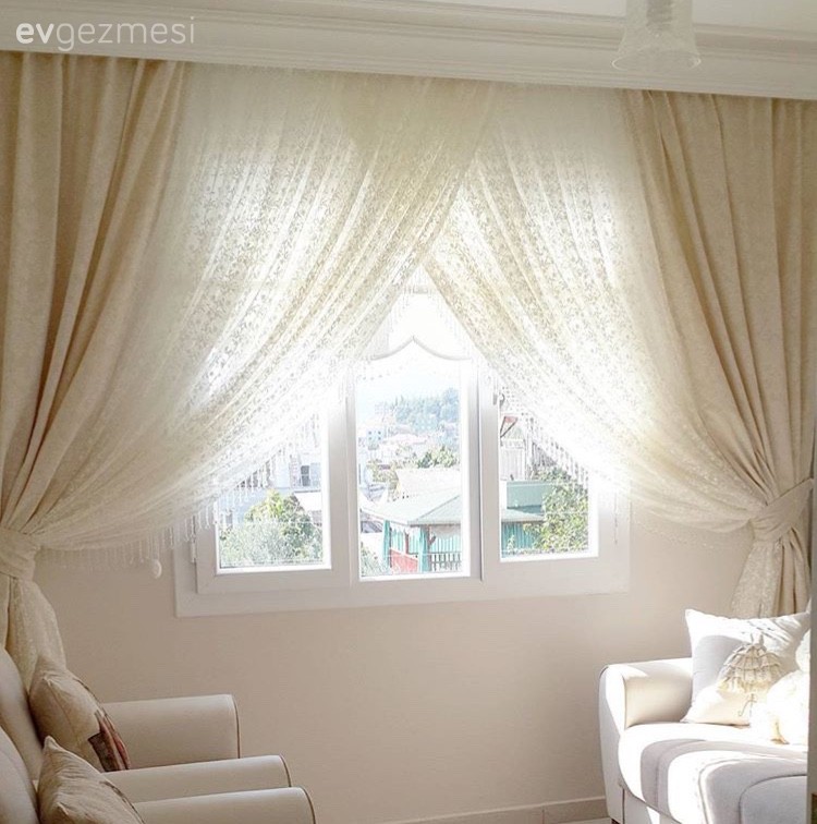 Oturma Odası, Perde