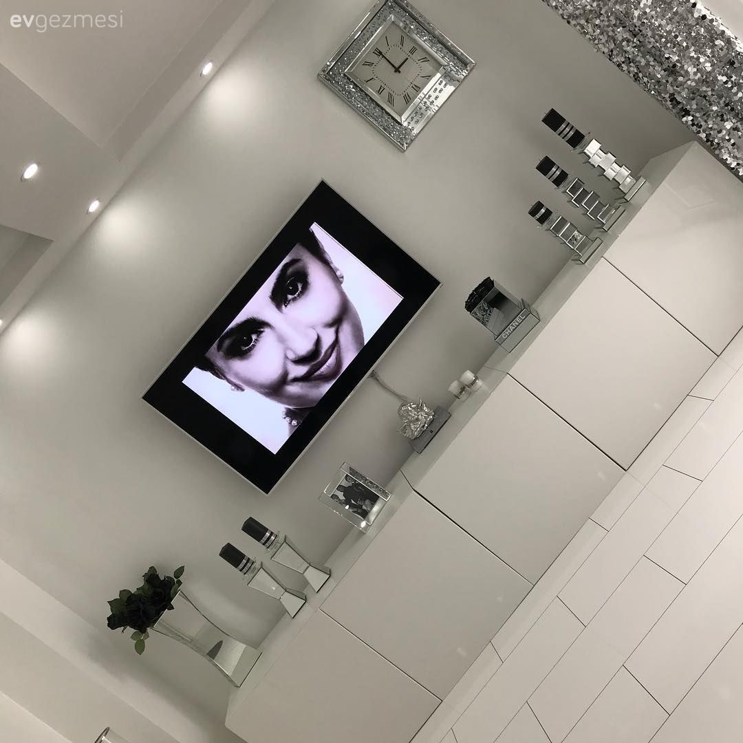 Salon, Tv ünitesi, Spot aydınlatma, Şamdan, Ayna, Dekoratif Objeler