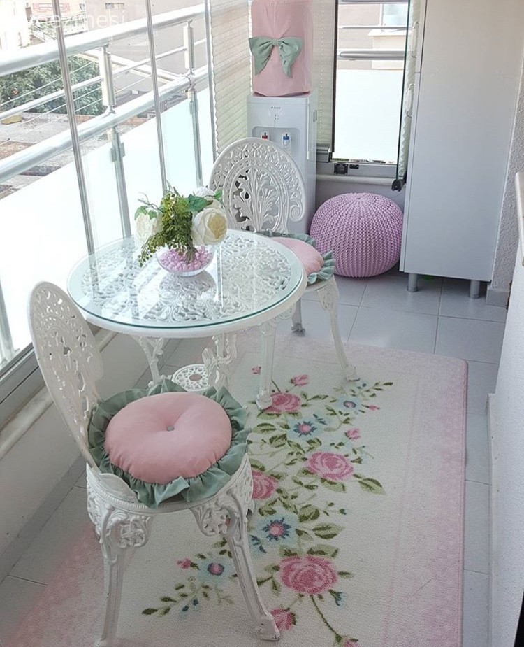Balkon dekorasyonu zamanı. Gerçek evlerden 28 şahane balkon tasarımı..