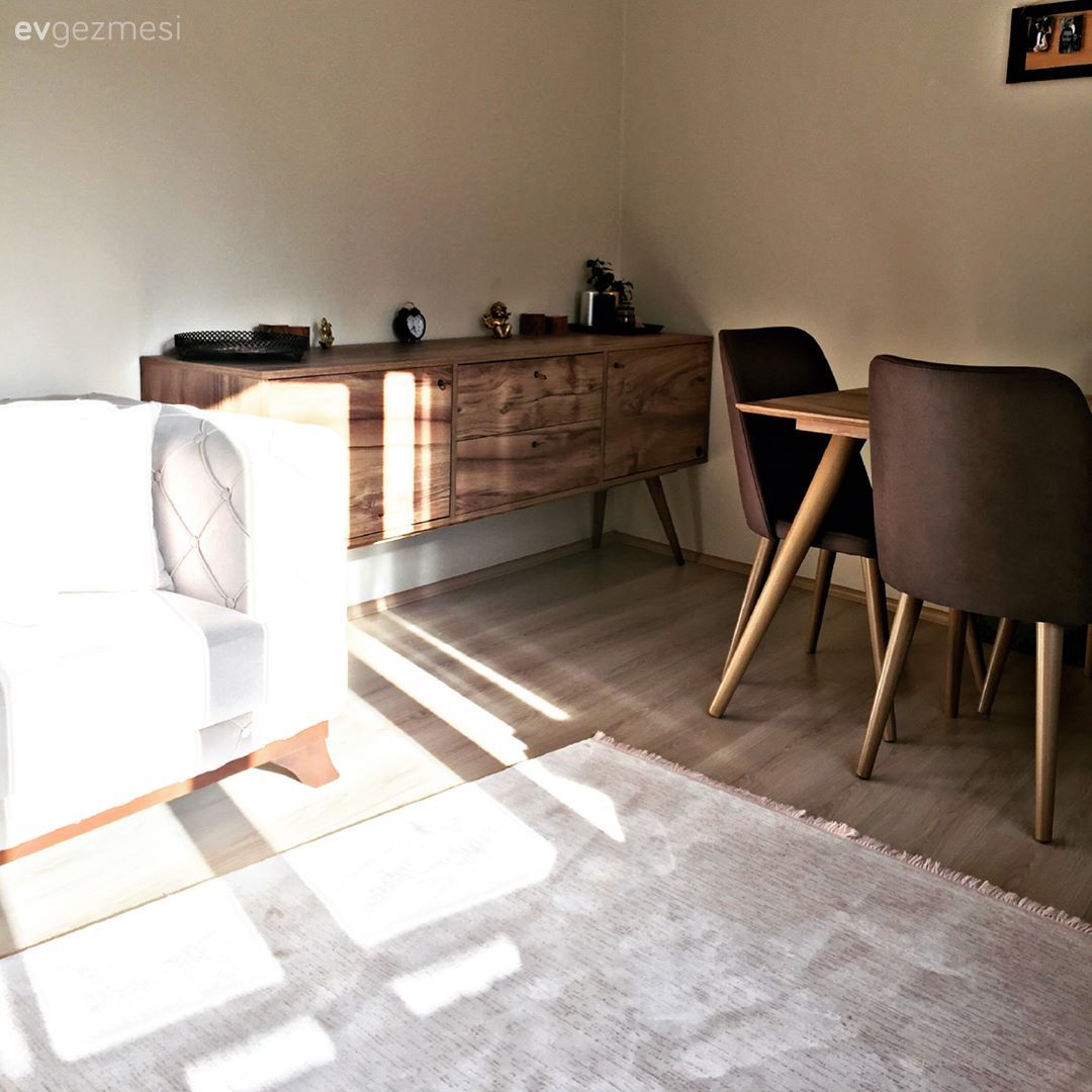 Salon, Konsol, Ahşap Mobilya, Beyaz halı, Halı, Yemek Odası