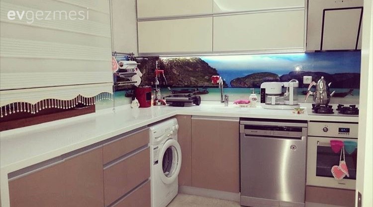 Hazel hanımın odağında mor renk ile şık ve zevkli evi..