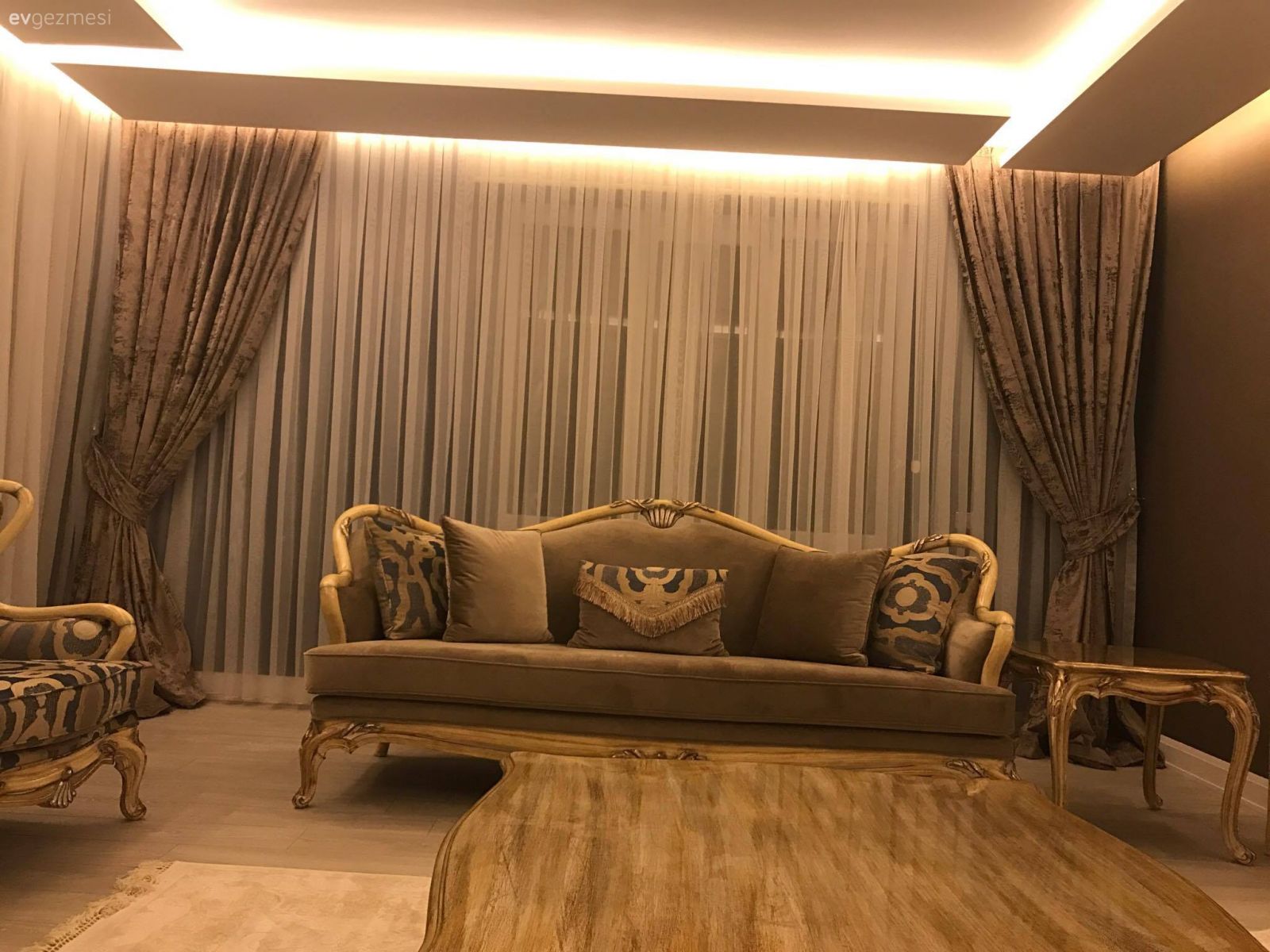 Modern ve klasiğin harmanı sofistike bir dekor. Esra hanımın yeni evi.