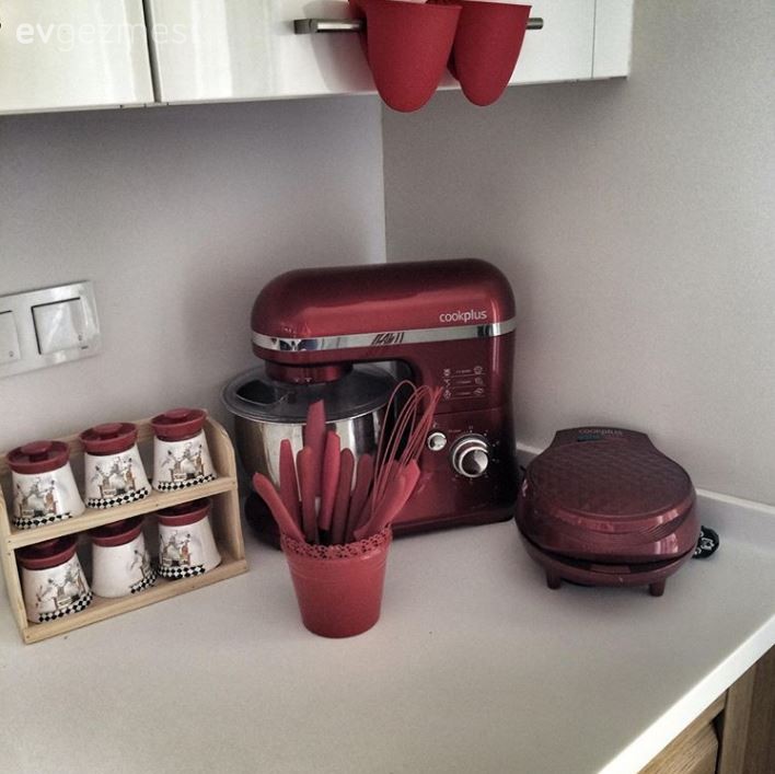 Nurcan hanımın sadeliği ön planda tutan dingin ve ferah evi..