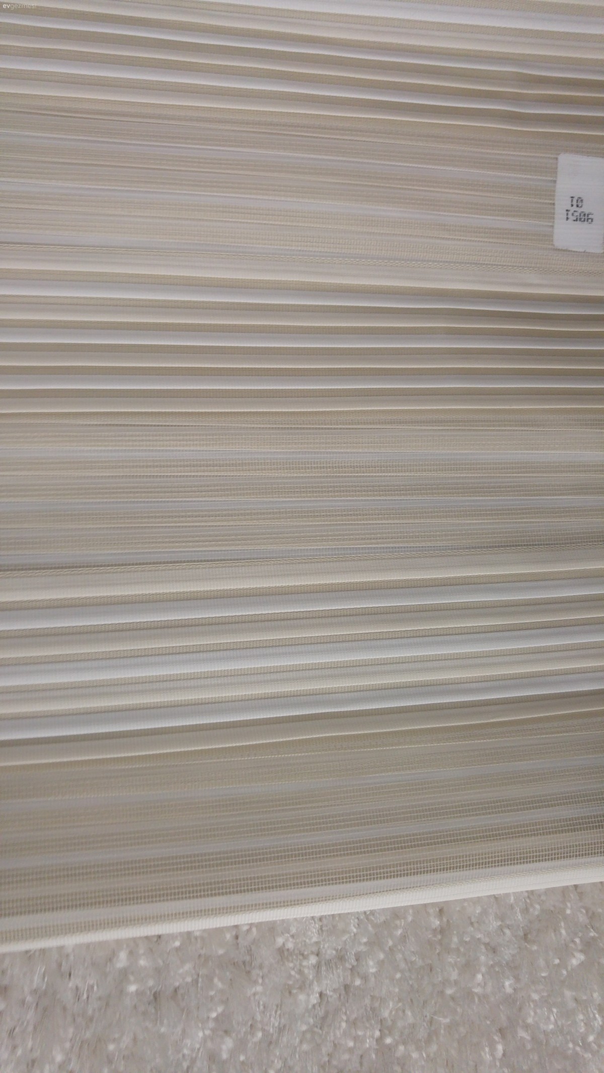 Yine balkon yine zebra perde....