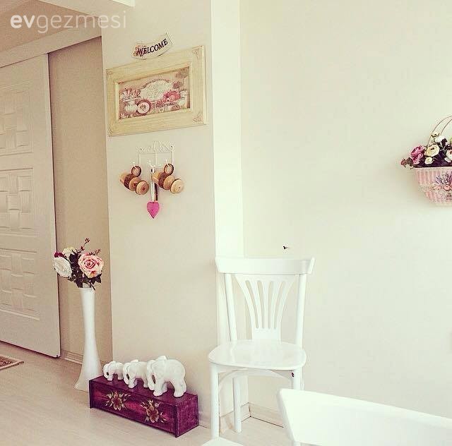 Cemre Hanım'ın oturma odası