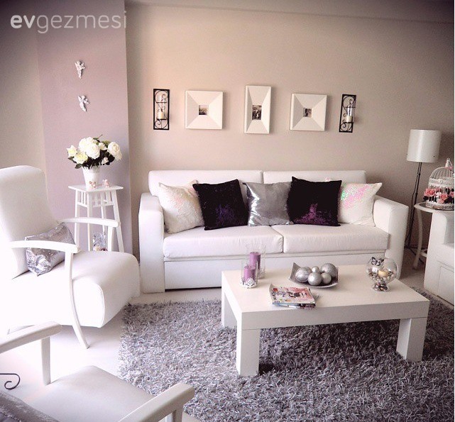 Beyaz, Dekoratif Objeler, Gri, Mor, Salon, Sehpa