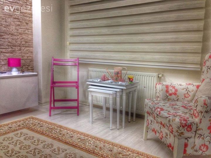 Cemre Hanım'ın oturma odası