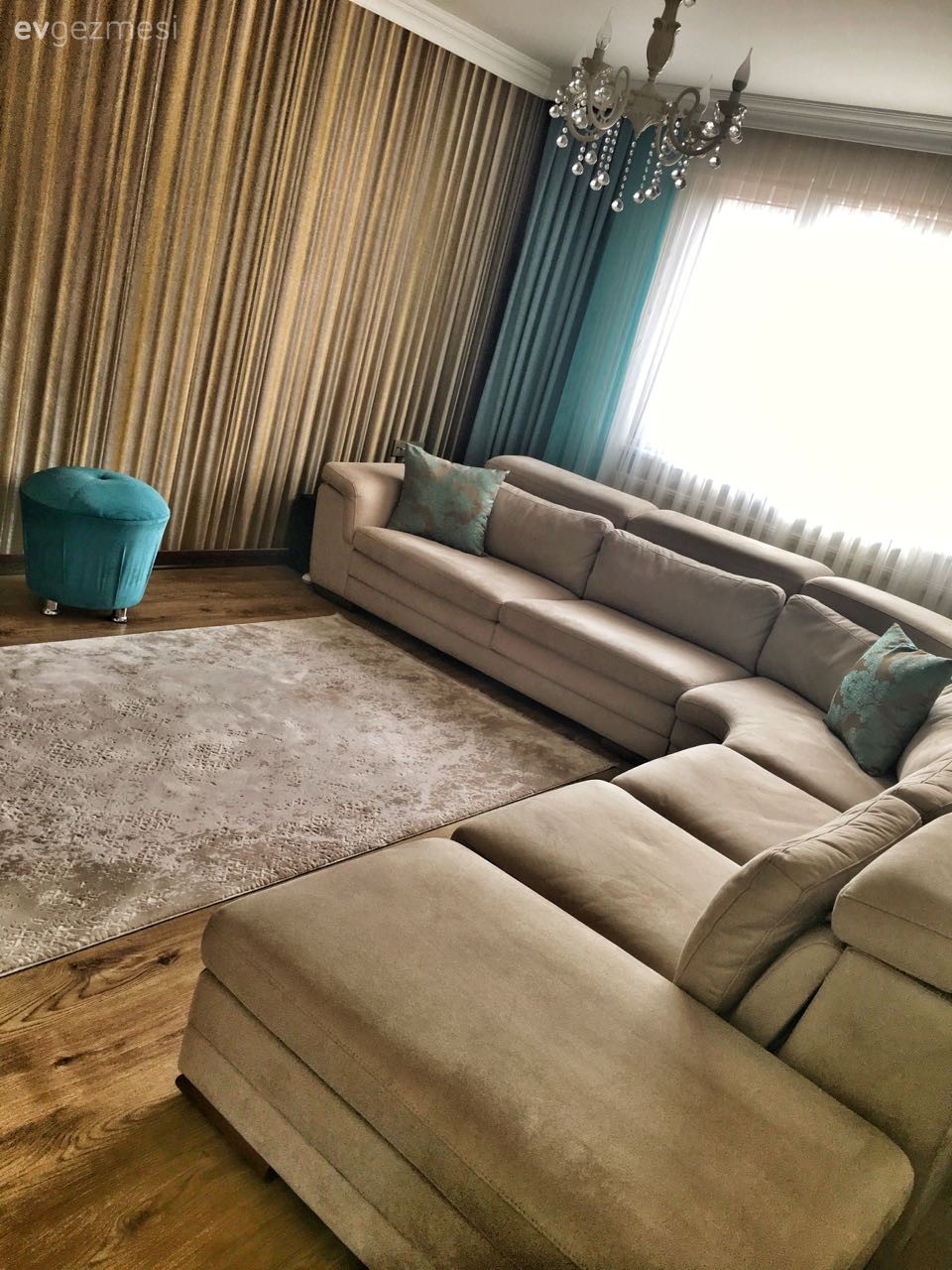 Fon perde, Halı, Köşe koltuk, Mavi, Oturma Odası, Perde