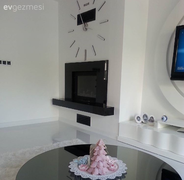 Özlem hanımın her detayı kendi tasarladığı, modern stil evi.