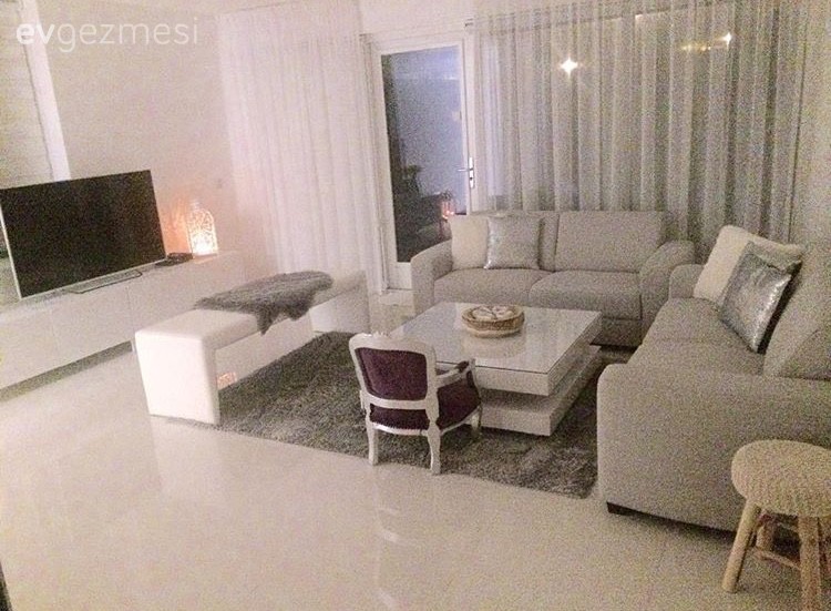 Gri, Halı, Orta sehpa, Salon, Tv ünitesi