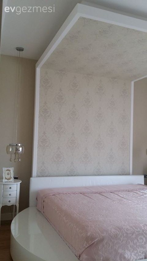 Burcu hanımın klasik ve modernin harmanı evinden yeni kareler..