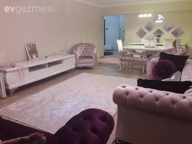 Klasik ve modernin harmanlandığı, avangart stil bir ev dekorasyonu..