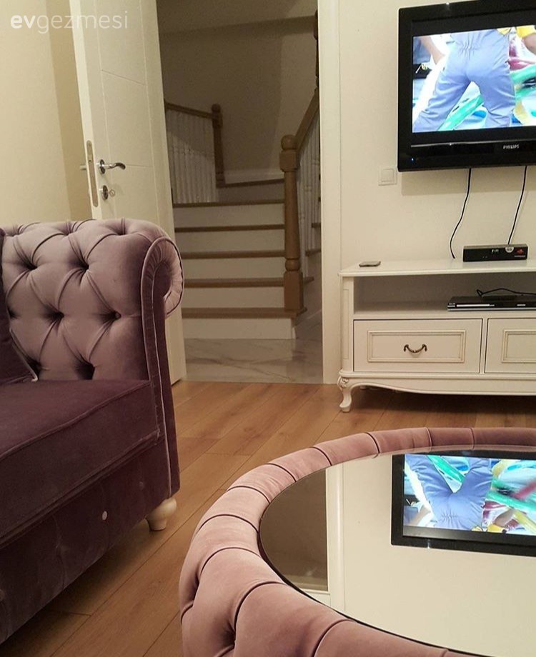Köşe koltuk, Merdiven, Mor, Oturma Odası, Puf, Tv ünitesi