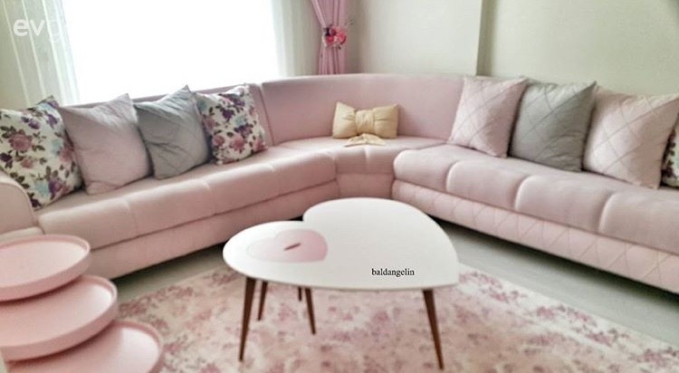 Halı, Köşe koltuk, Orta sehpa, Oturma Odası, Pembe