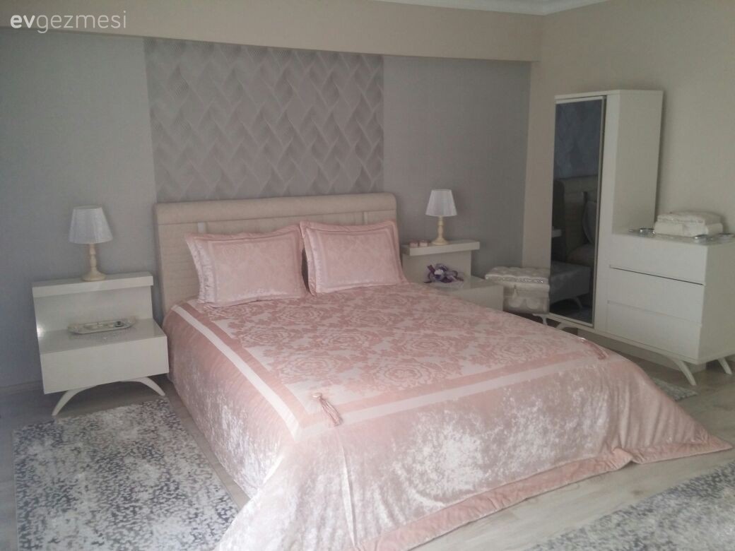 Pembe, Yatak Odası, Yatak örtüsü