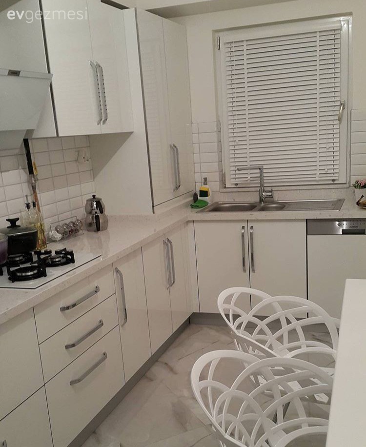 Zeynep hanımın klasik stilde, zamansız ve şık evi..