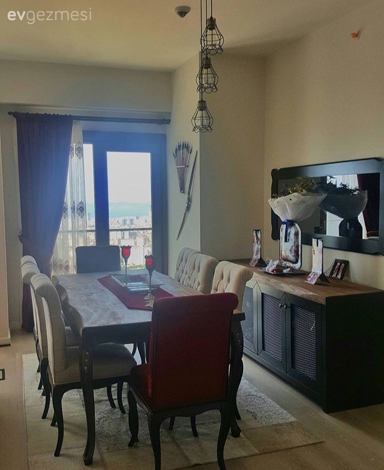 Yüksek tavanlarıyla stil sahibi ve şık: Gamze hanım ve Özkan beyin evi