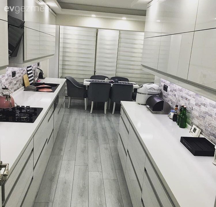 Gözde hanımın siyah, beyaz uyumunda, göz alıcı evi..