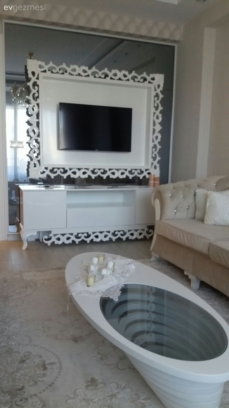 Oturma Odası, Halı, Krem, Tv ünitesi