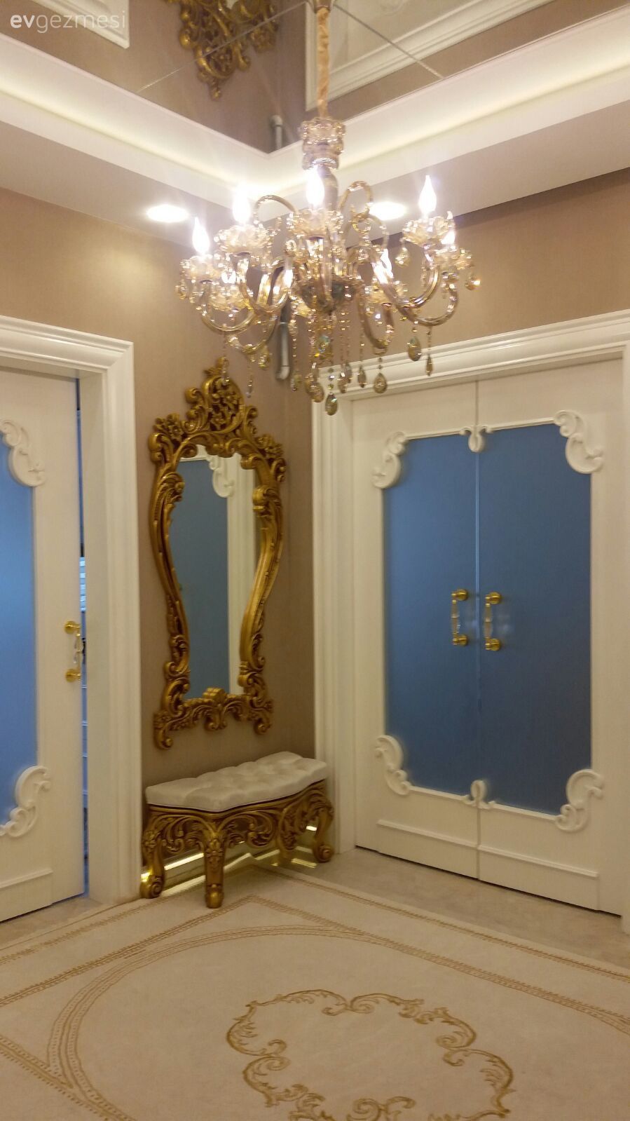 Vestiyer, Ayna, Puf, Antre, Altın, Tavan