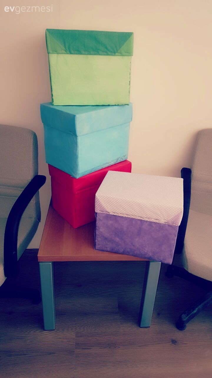 çöpteki a4 kutularının ve canlı çiçek süslerinin dönüşümü :)