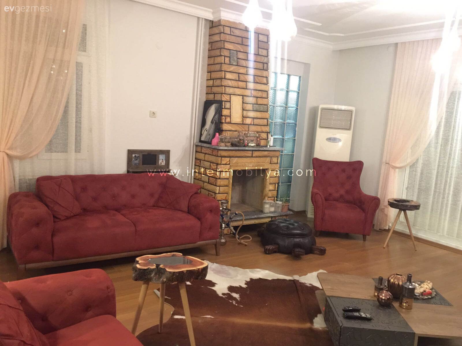 Berjer, Chesterfield, Halı, Orta sehpa, Salon, Şömine