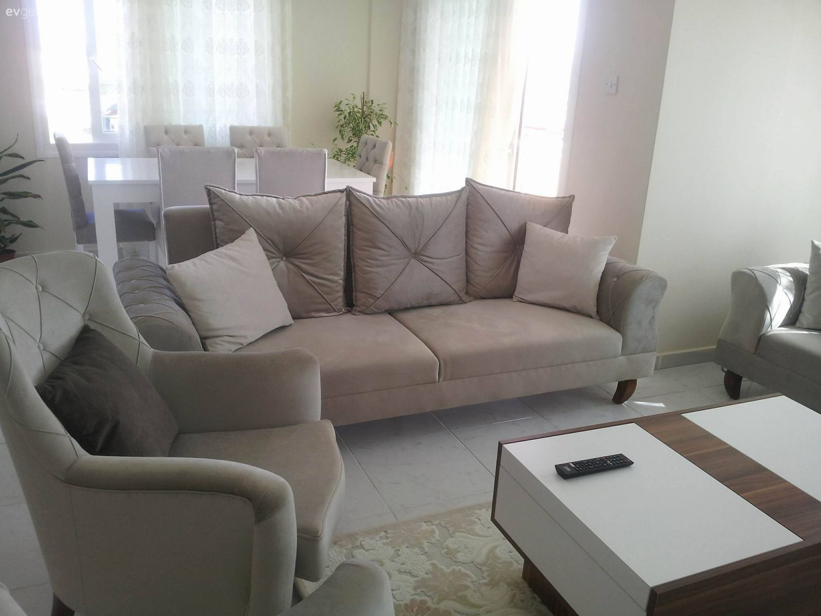 Merhaba yeni evliyim salonumla ilgili tavsiyelerinizi bekliyorum