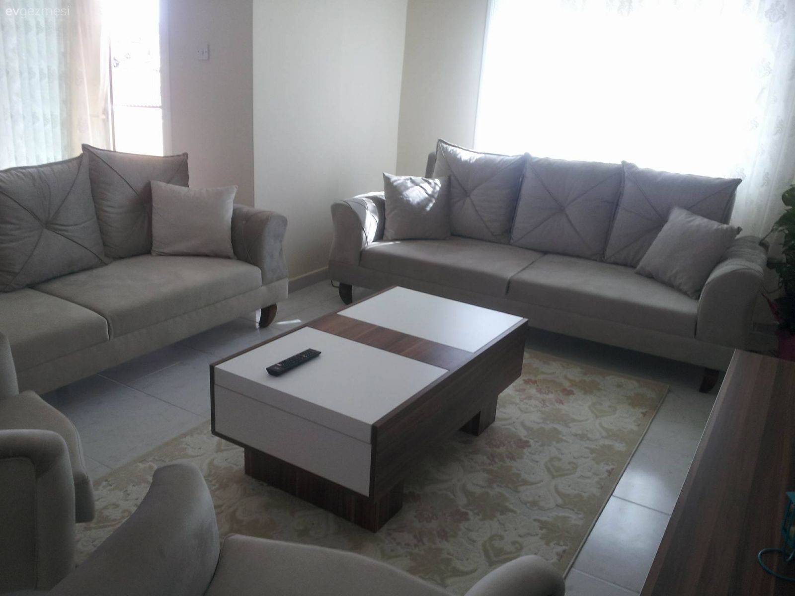 Merhaba yeni evliyim salonumla ilgili tavsiyelerinizi bekliyorum