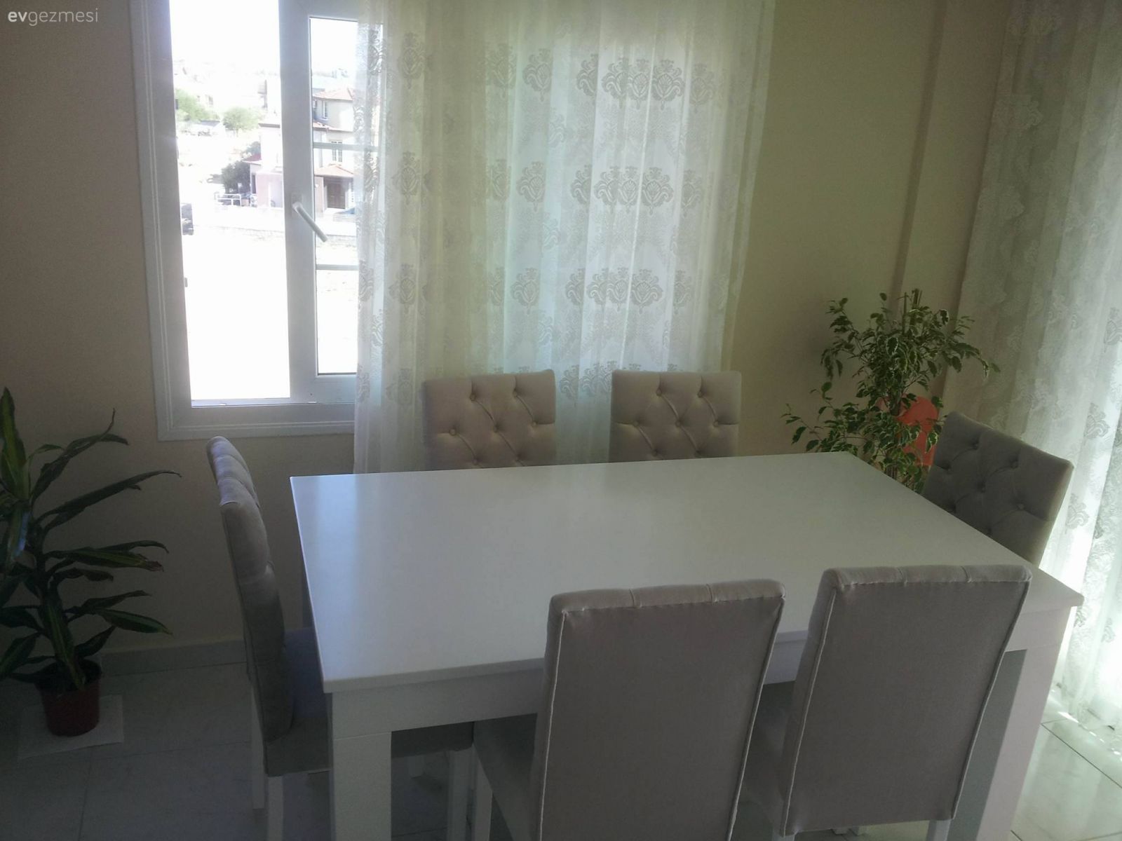 Merhaba yeni evliyim salonumla ilgili tavsiyelerinizi bekliyorum