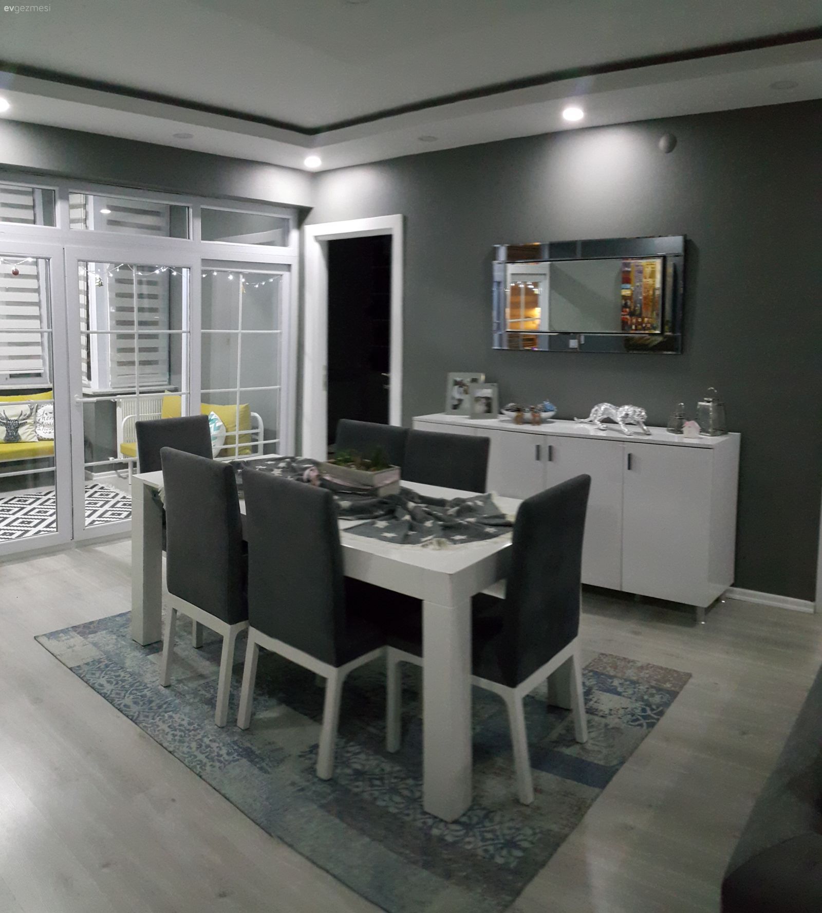 Salonum yemek bolumu