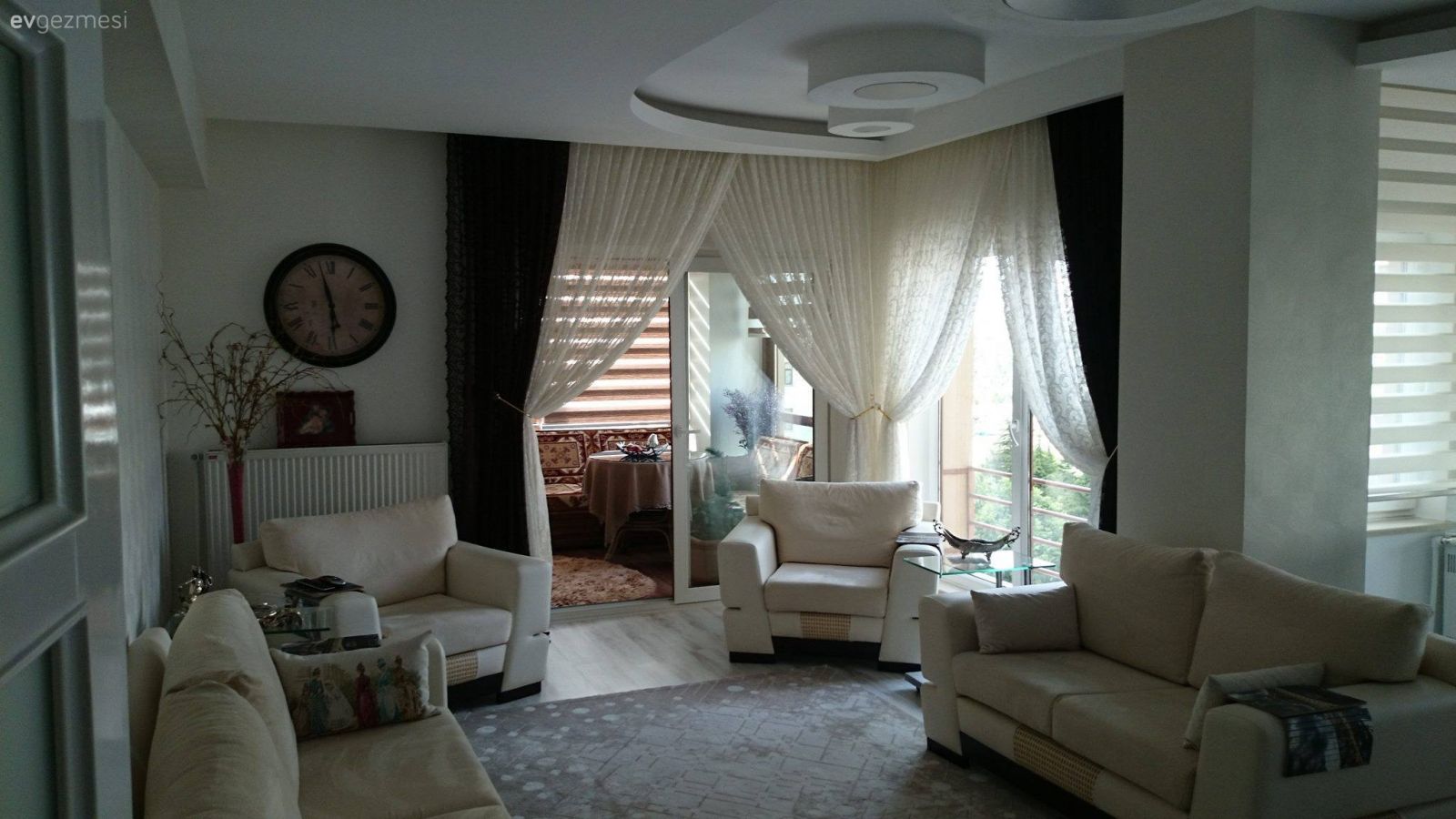 Oturma Odası, Fon perde, Perde