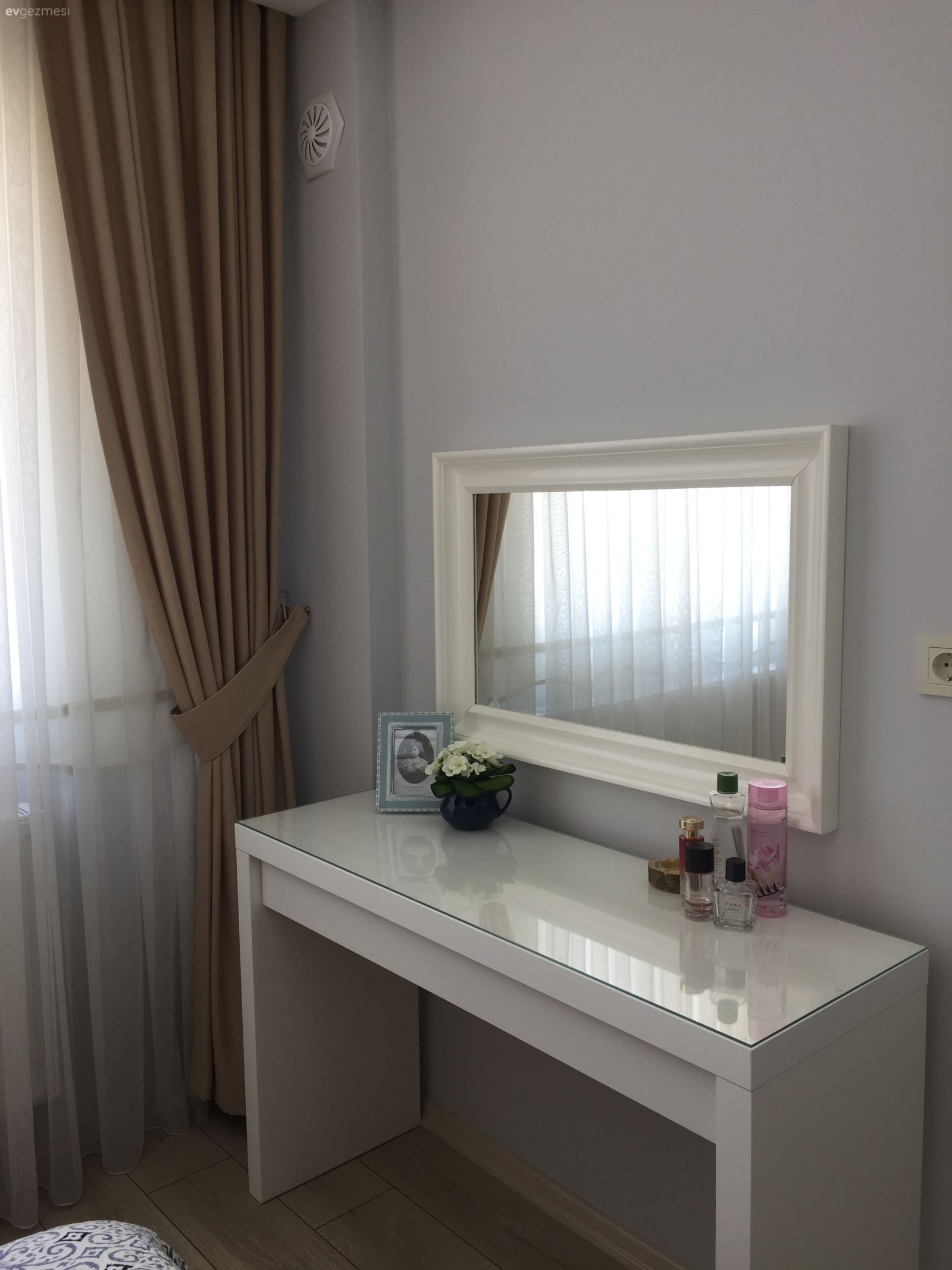 Makyaj masası, Yatak Odası