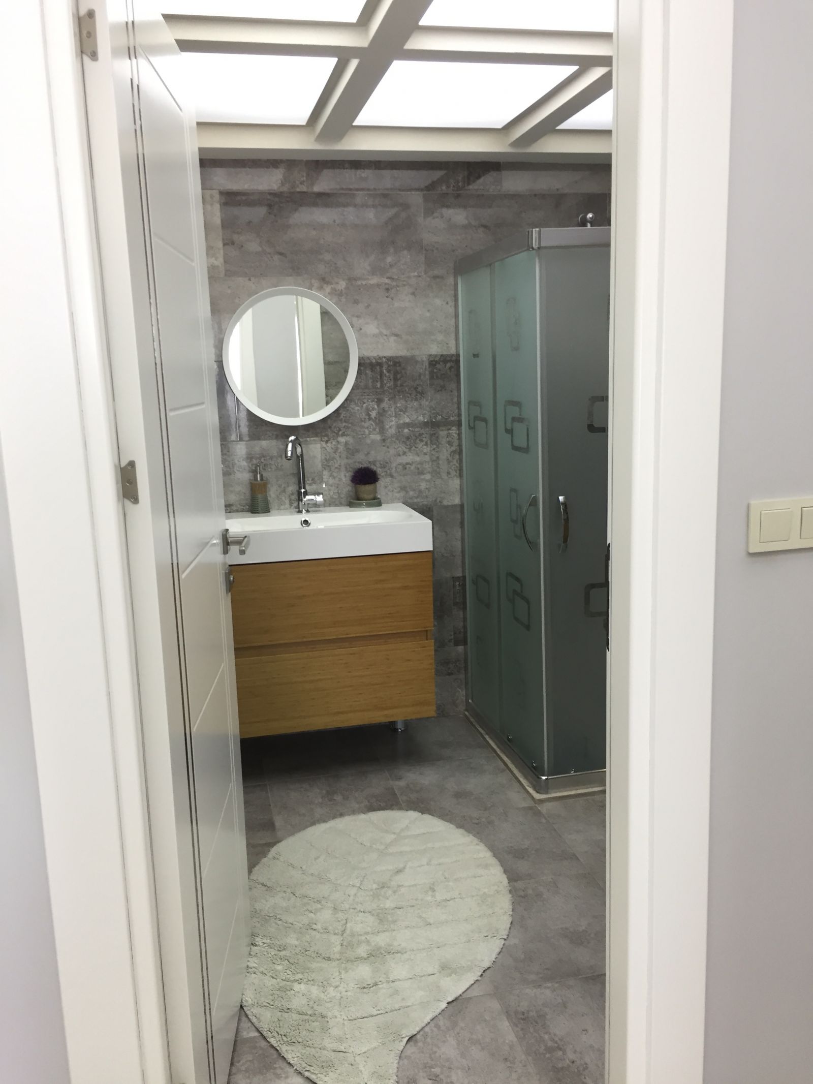 Banyo, Banyo dolabı, Banyo takımı, Asma tavan