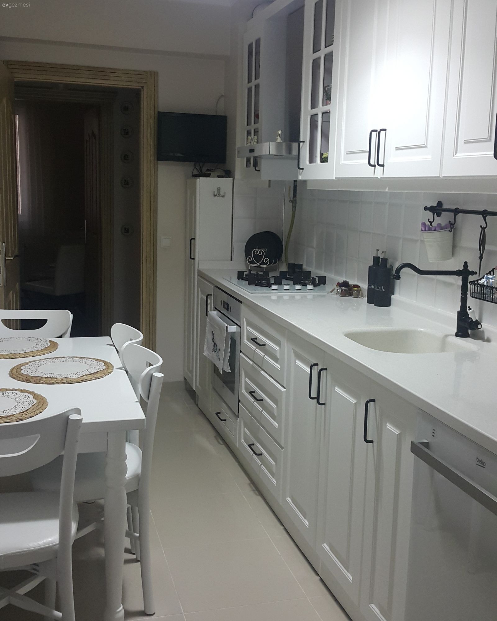 Öncesi ve sonrasılya yenilenen mutfağım ??