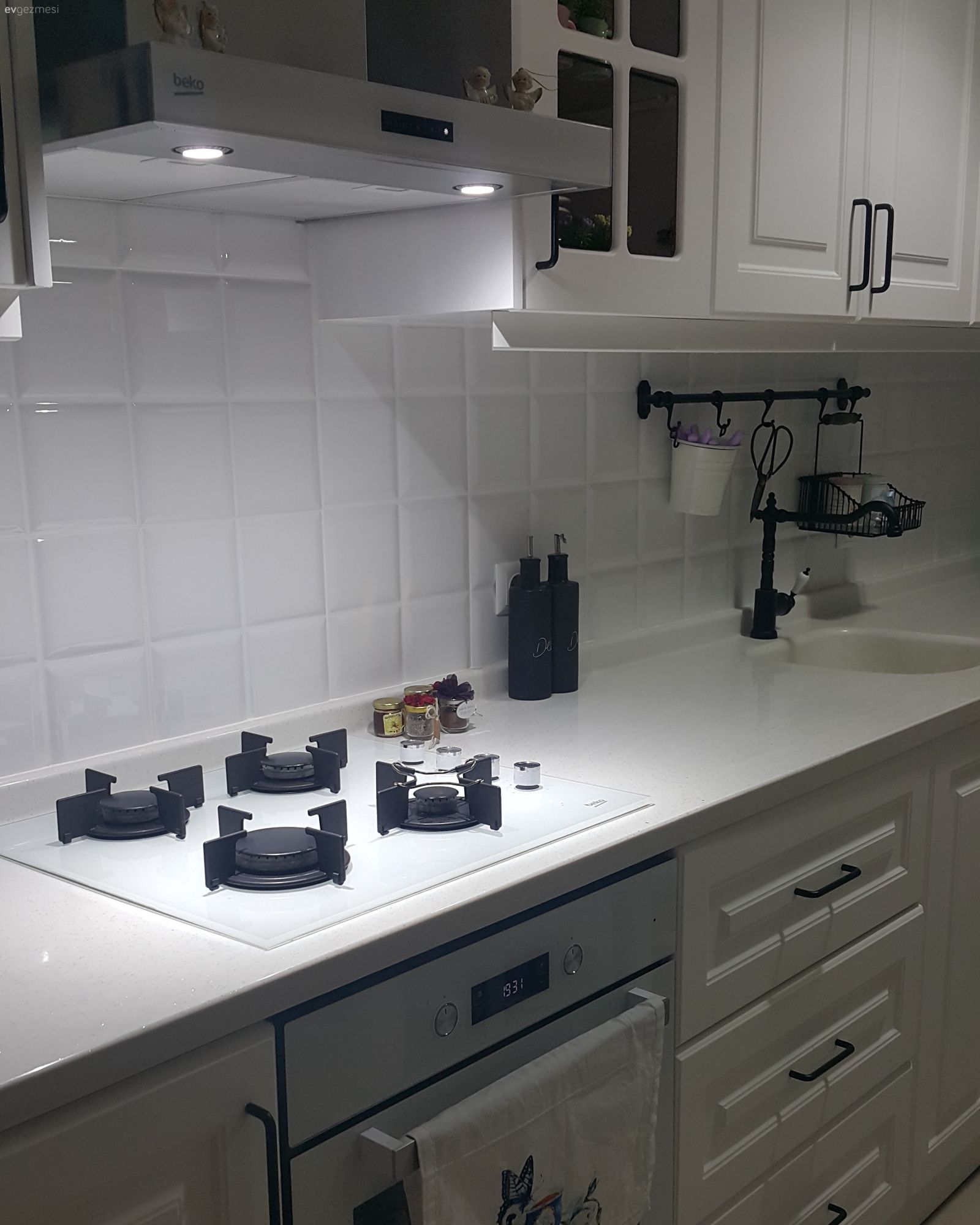 Öncesi ve sonrasılya yenilenen mutfağım ??