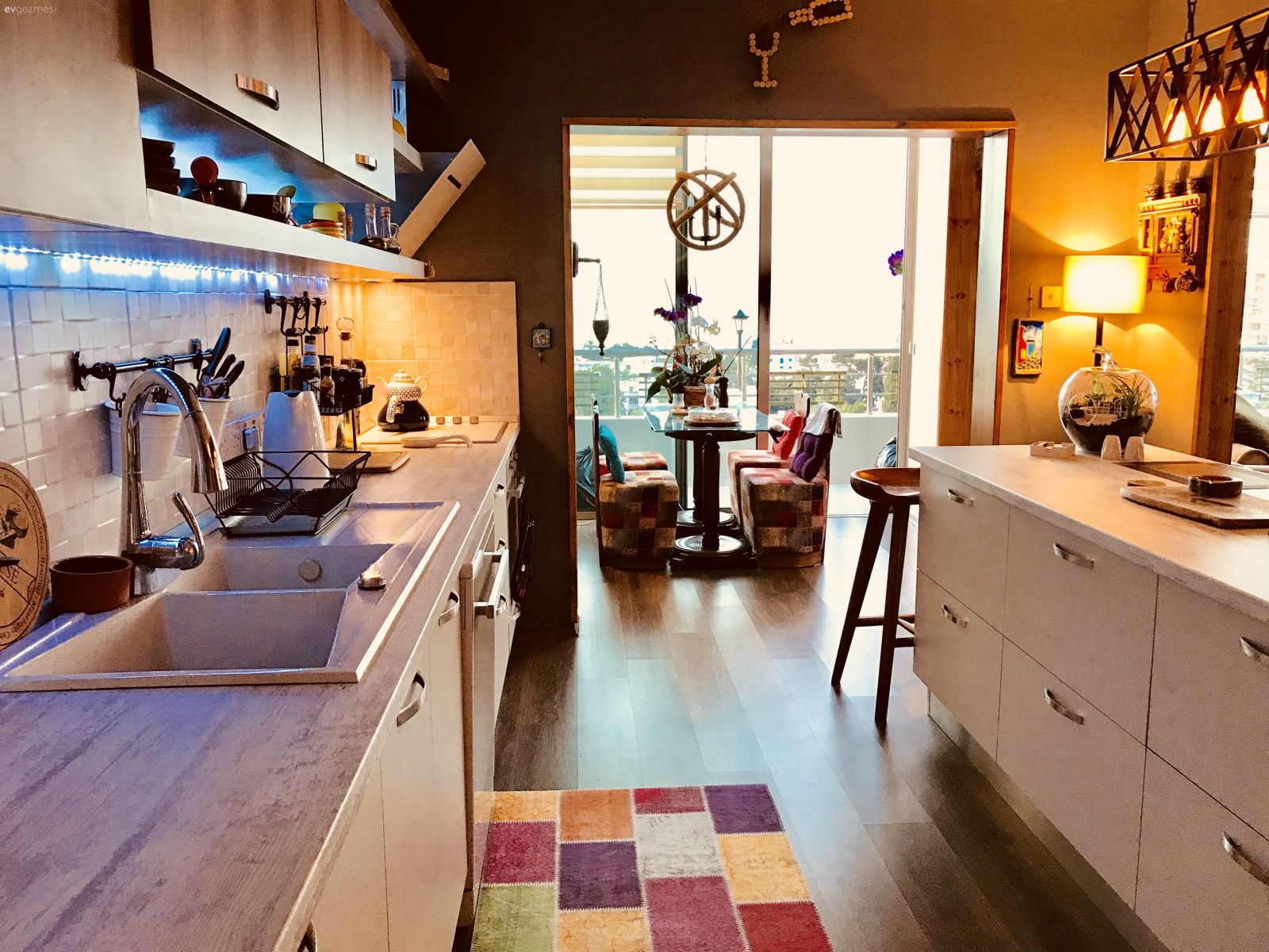 Mutfak, Beyaz mutfak, Ada mutfak