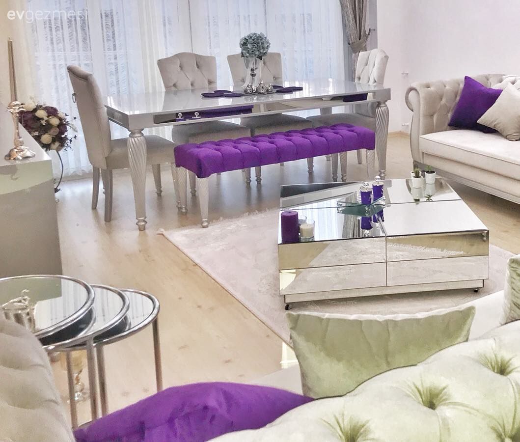 Orta sehpa, Salon, Yemek Odası, Beyaz halı, Halı, Gri, Mor, Fon perde, Perde, Dekoratif Objeler